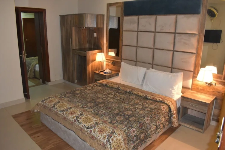 Economy room