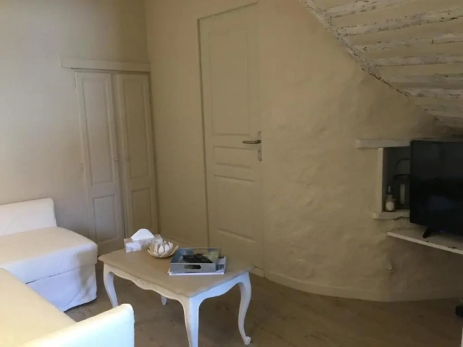 2 Bedrooms Cottage