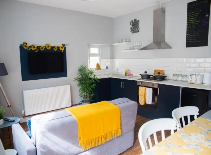 2 Bedrooms Apartment