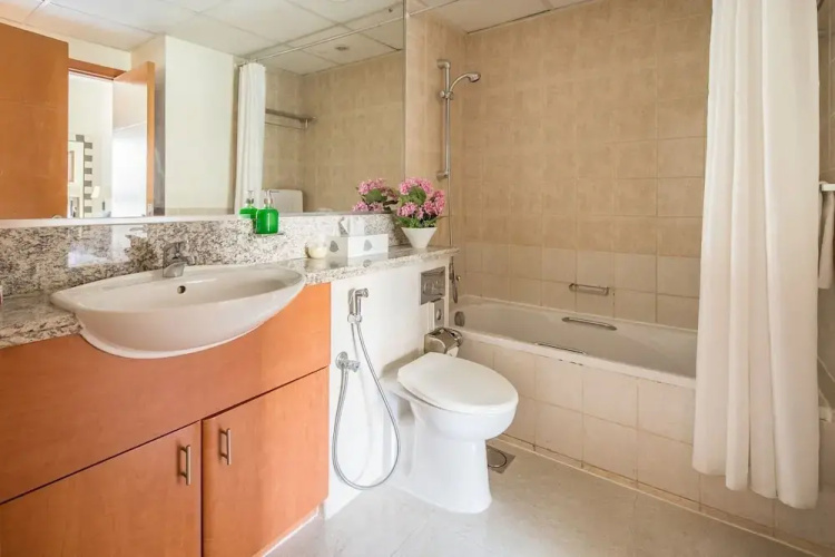 Spacious 1BR in The Greens!