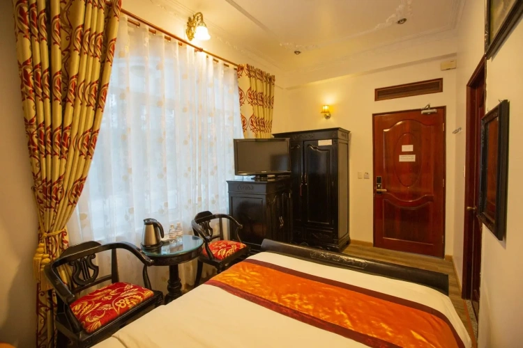 Deluxe Double room with city view