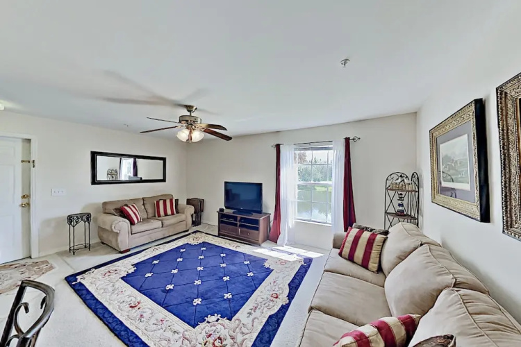 17754mil 2 Bedroom Condo