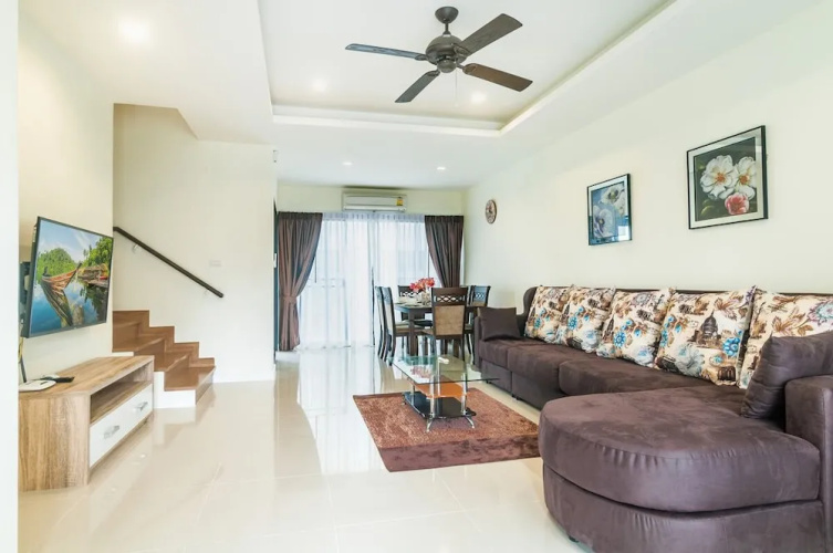 3bdr townhouse 800m from Bangtao beach