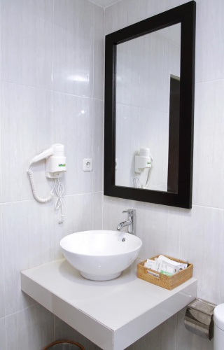 Agung Putra Hotel & Apartments