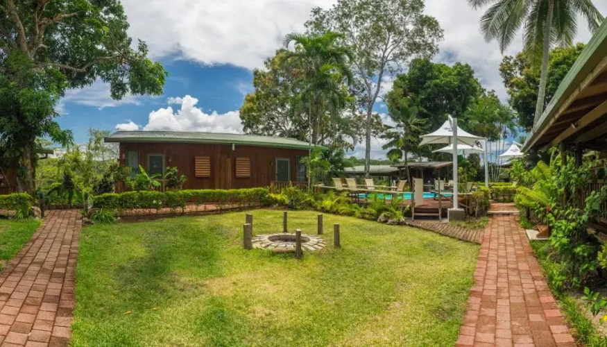 Tufi Resort