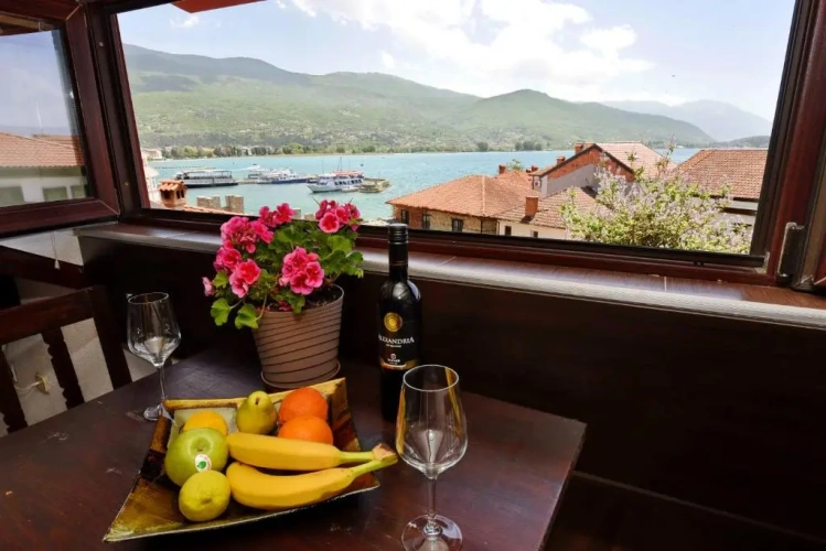 Standard Double room with lake view