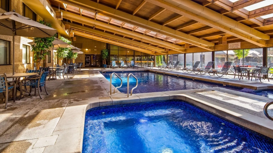 Deluxe Double Suite with pool view