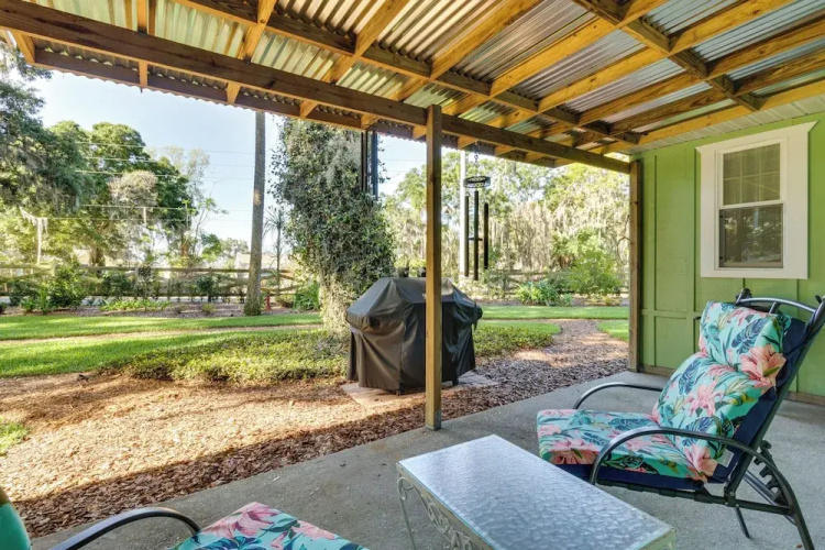 Walk to Lakes! Tropical Escape in Mount Dora