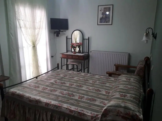 Antonakos Rooms
