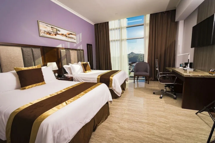 Hotel City Plaza & Suites