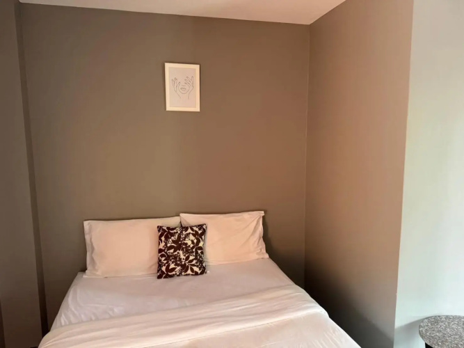 B and B Hotel