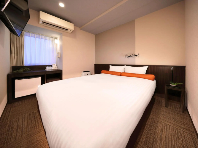 Nipponbashi Crystal Hotel