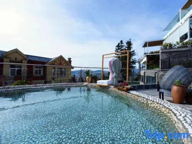 Tengchong Dongli Hot Spring Courtyard
