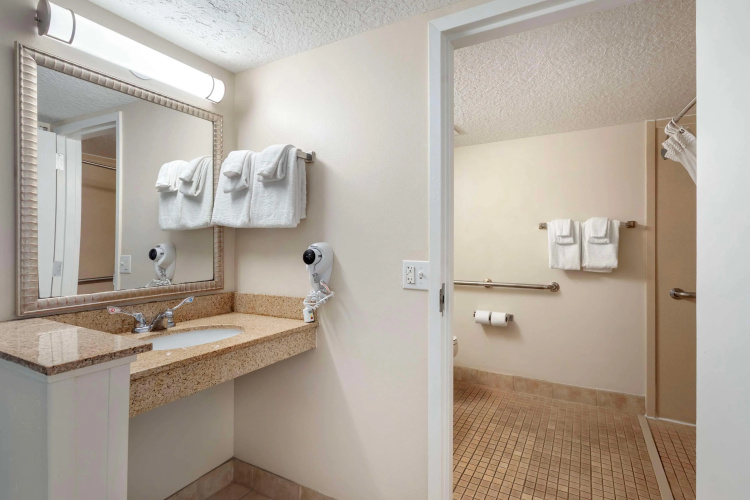 Best Western Cocoa Beach Hotel & Suites photo 12