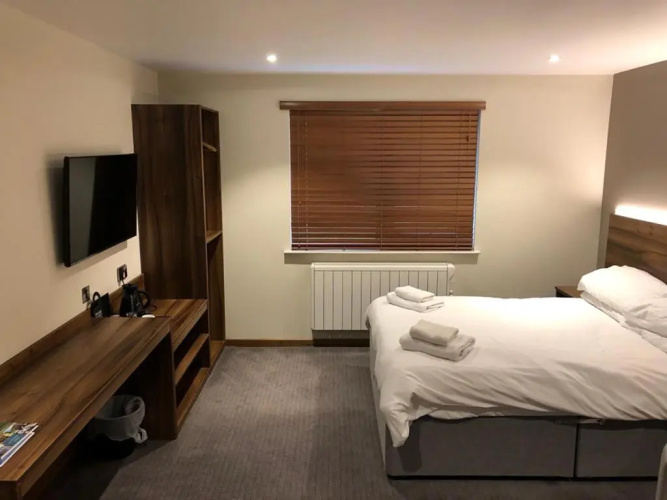 Raglan lodge