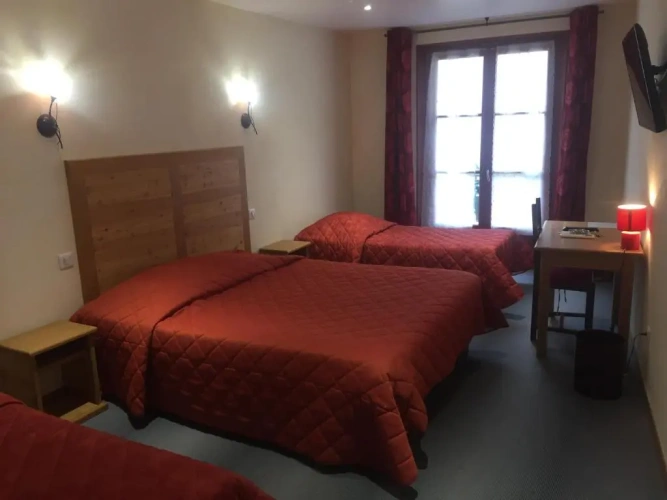 Standard Triple room