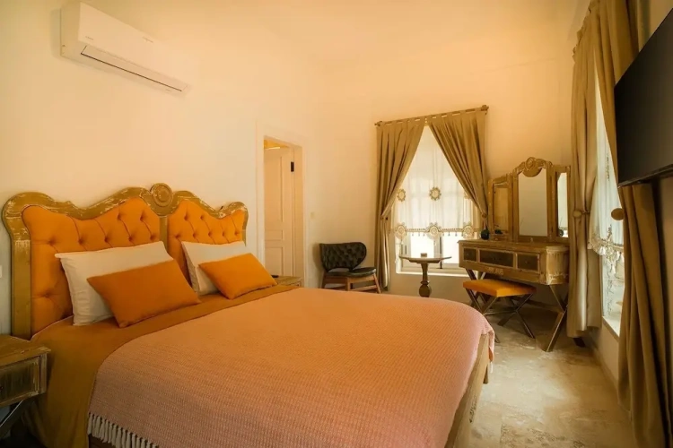 Standard Double room with pool view