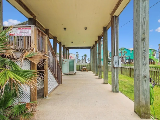 3 Bedrooms Cottage with balcony