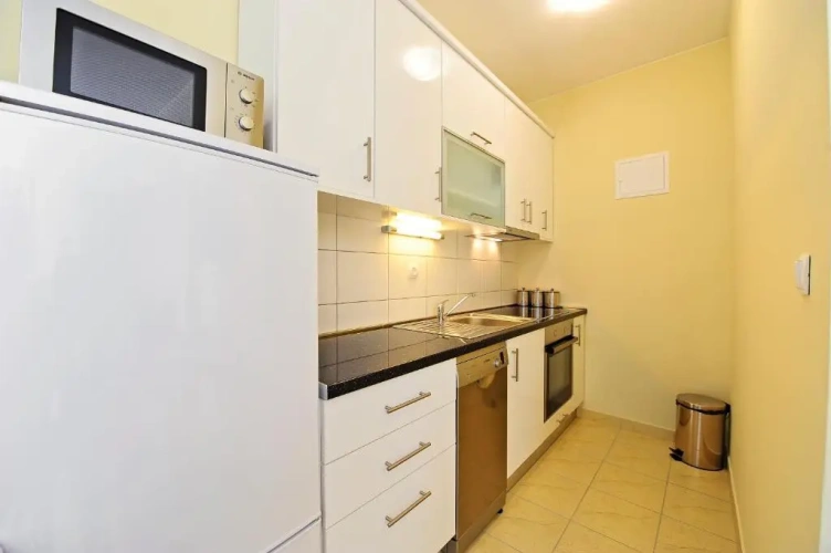 2 Bedrooms Apartment with pool view