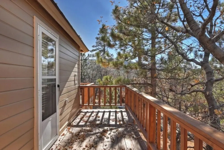 3 Bedrooms Cottage with balcony