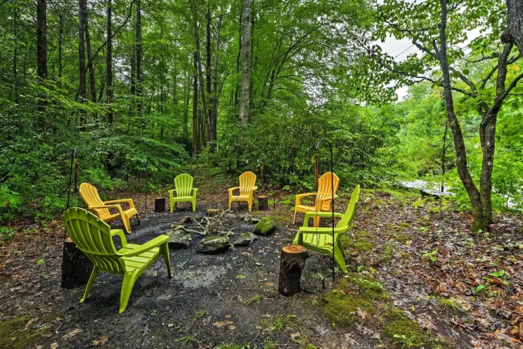Creekside Cottage: Blue Ridge Mountain Escape!