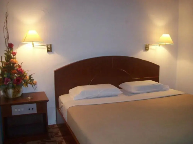 D'Valley Hotel