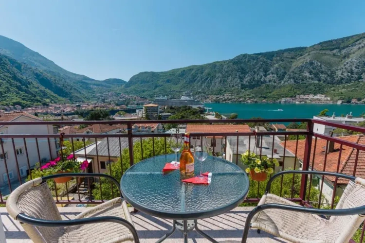 1 Bedroom Apartment with balcony