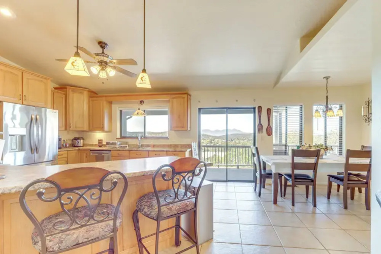 Stunning Mountain Views: Peaceful Payson Retreat!