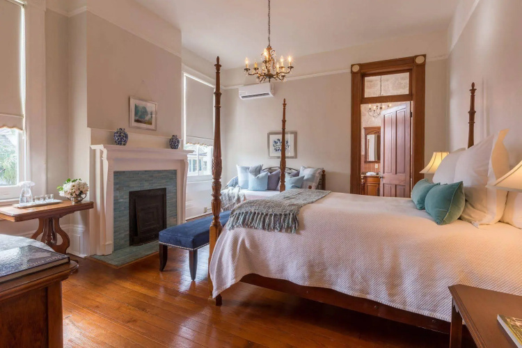 Sully Mansion Bed & Breakfast Inn