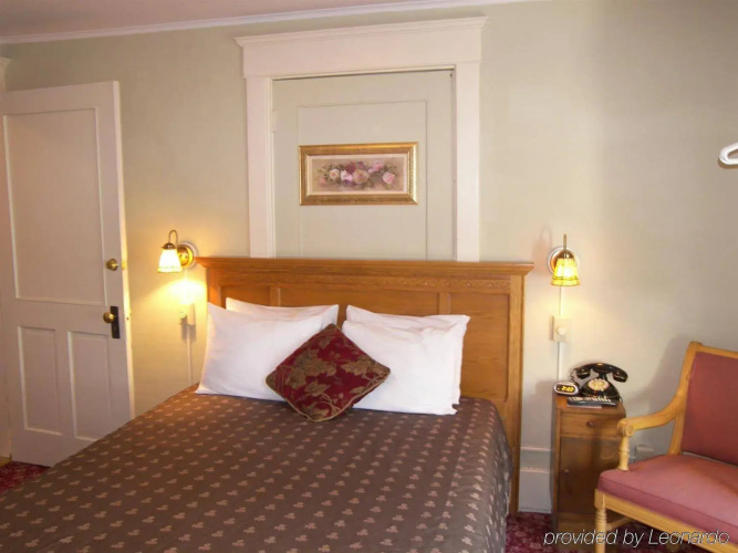 Van Gilder Hotel