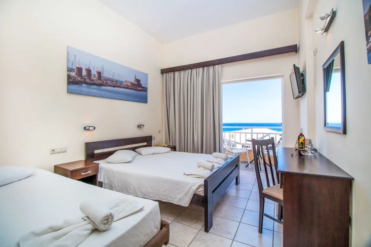 Standard Triple room with balcony