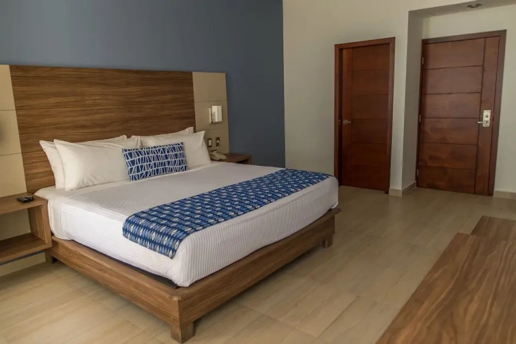Standard Double room with balcony and with sea view