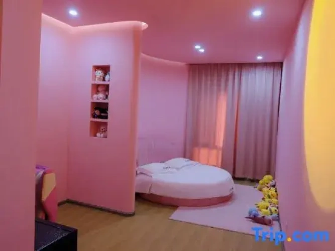 Privilege Sextuple Suite