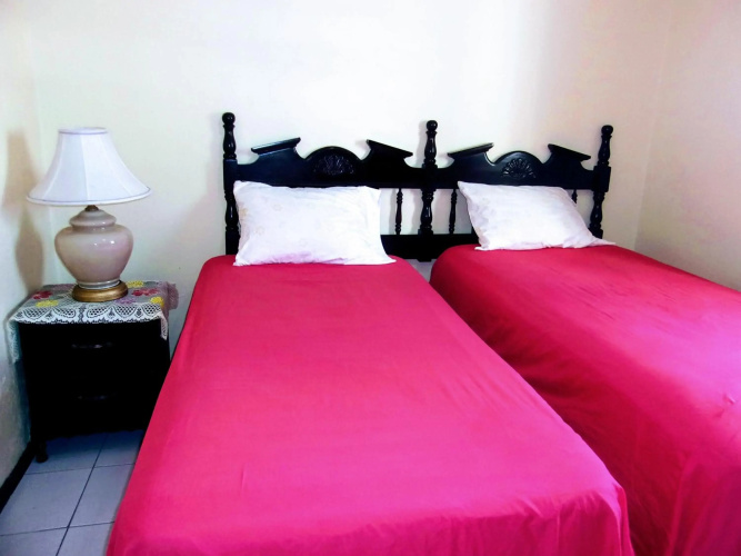 Central Oaklands Kingston Apt