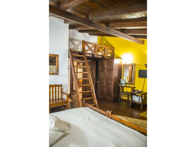 Oikoperiigitis Hotel
