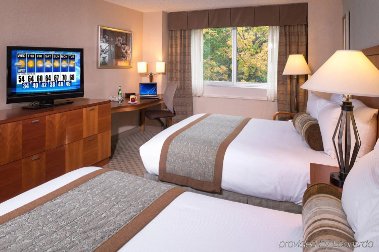 the Alloy King of Prussia - a DoubleTree by Hilton photo 7