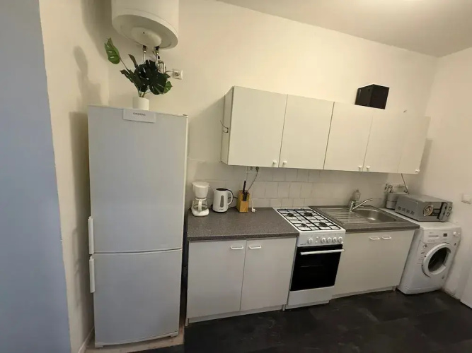 Chic 1BR Apt Steps from Schönbrunn