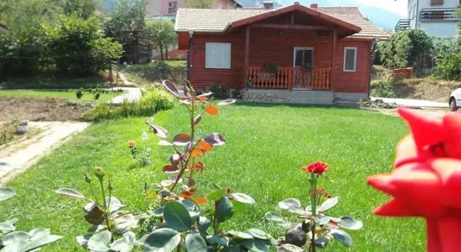 Tarpovi Guest House