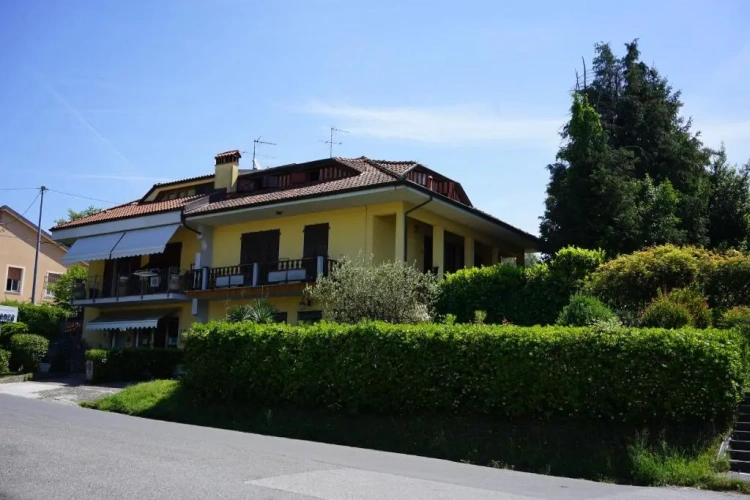 3 Bedrooms Cottage