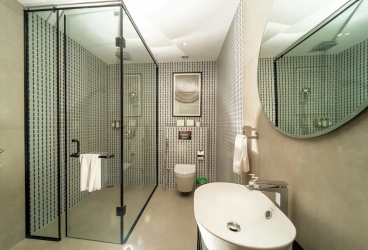 Executive Suite with balcony and with city view