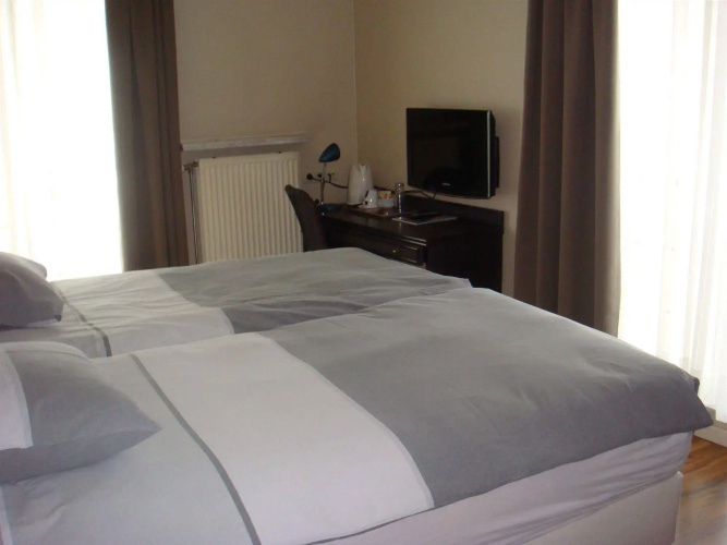 Lace Hotel