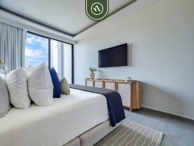 Luxury Oceanfront 3 BR Condo With Balcony