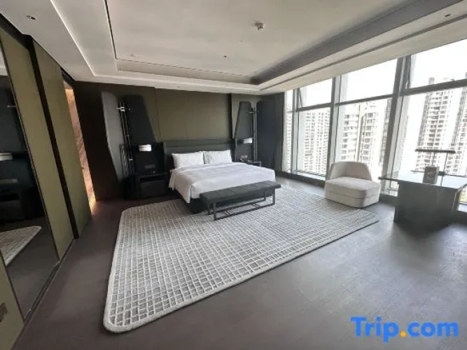 Luxury Suite