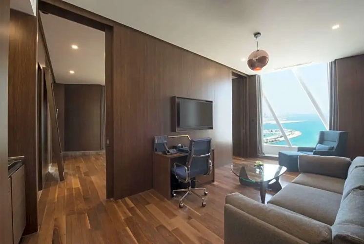 1 Bedroom Executive Club Suite