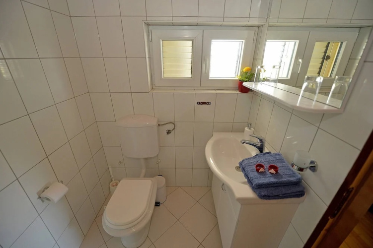 Holiday Apartment Home Simoni With Pool