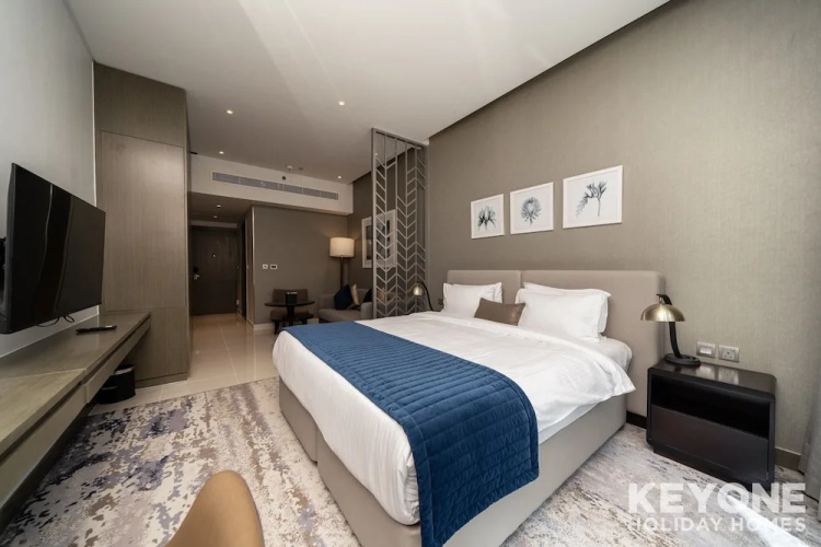 Elegant Studio Living in Privé