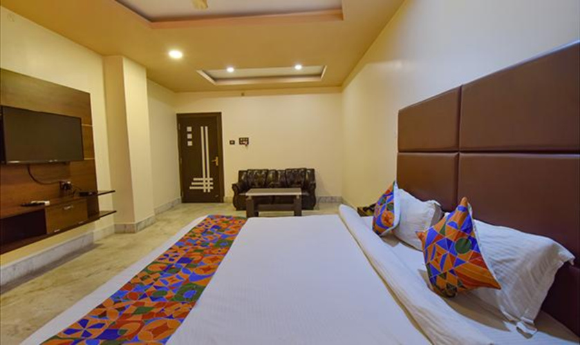 Fabhotel Red Rose