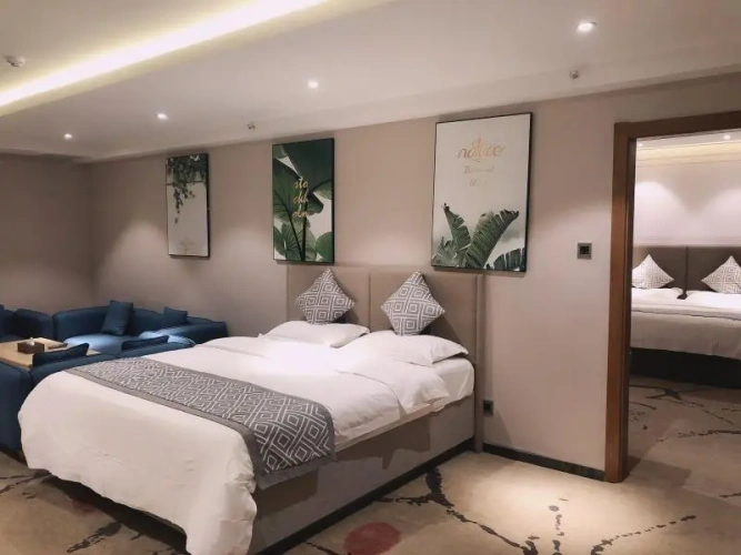 Deluxe Family Suite