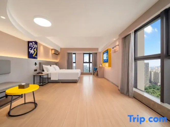 Standard Double room with city view