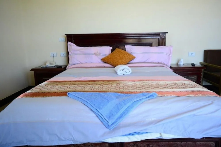 Romanat Hotel